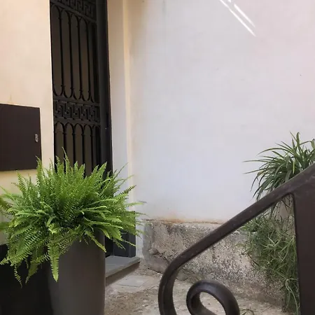Apartament Al Cortile Del Seminario Cefalù